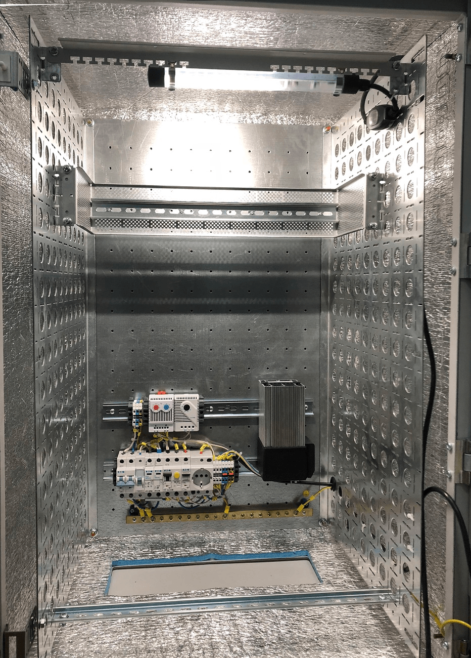 Шкаф уличный всепогодный настенный укомплектованный 9U (Ш600 × Г500), комплектация T2-IP65 от ЦМО