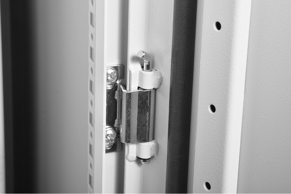 Отдельный электротехнический шкаф IP55 в сборе (В2000×Ш1200×Г600) EME с двумя дверьми, цоколь 100 мм от ЦМО