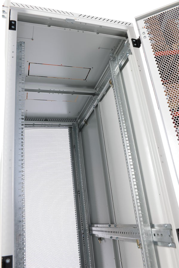 Шкаф серверный напольный 42U (600 × 1200) дверь перфорированная, задние двойные перфорированные от ЦМО