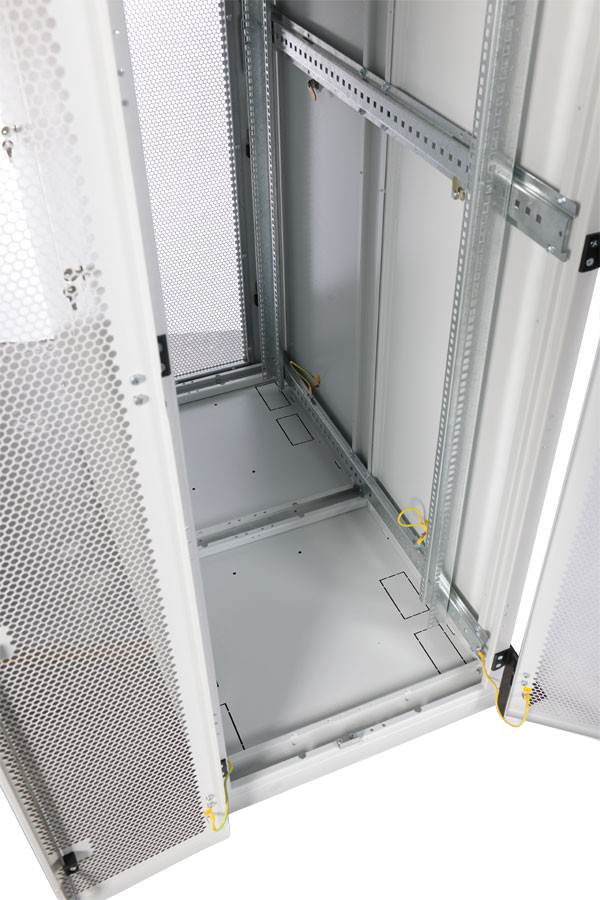 Шкаф серверный напольный 45U (800 × 1200) дверь перфорированная, задние двойные перфорированные от ЦМО