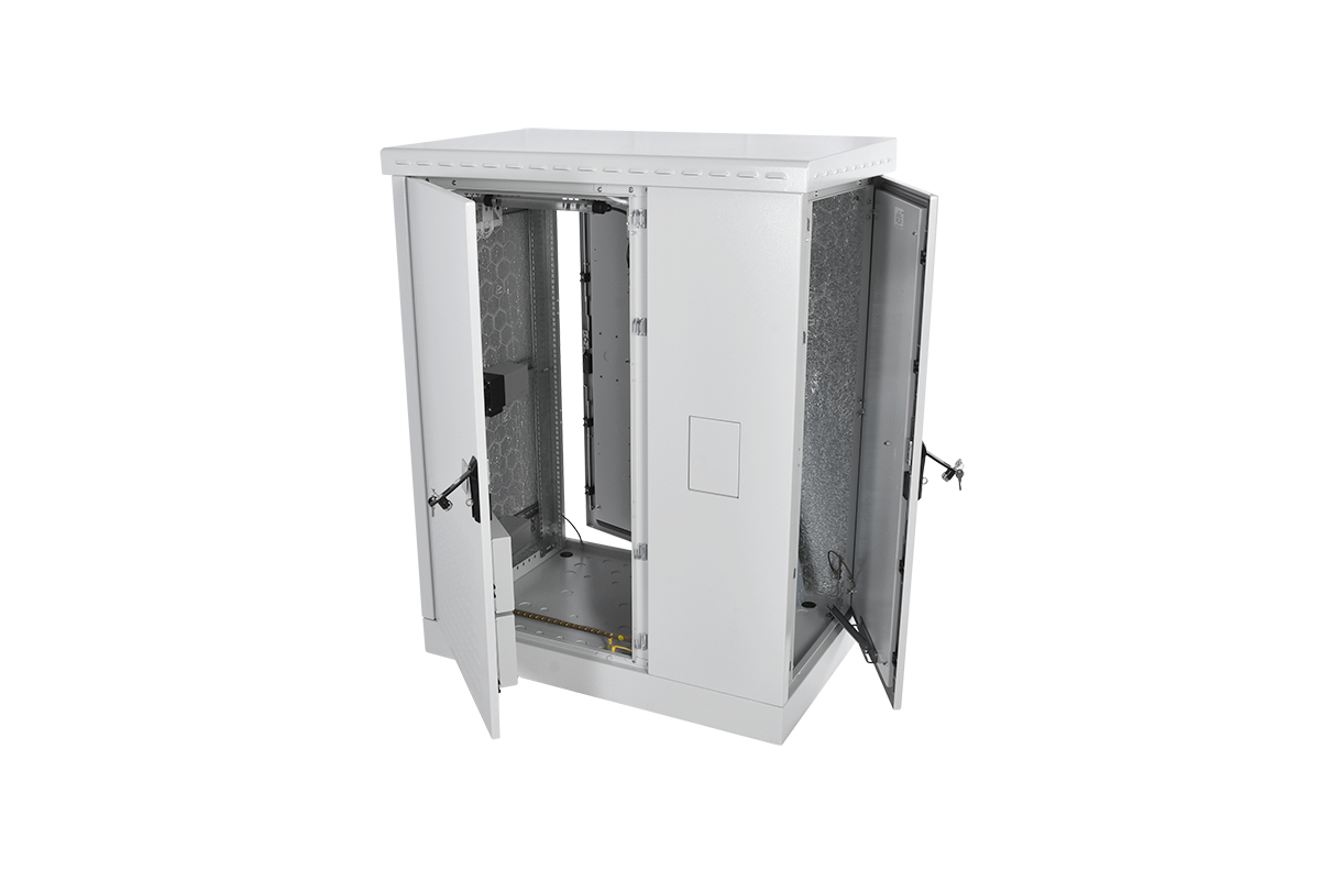 Шкаф уличный всепогодный напольный 24U (Ш1000 × Г600) с электроотсеком, три двери от ЦМО