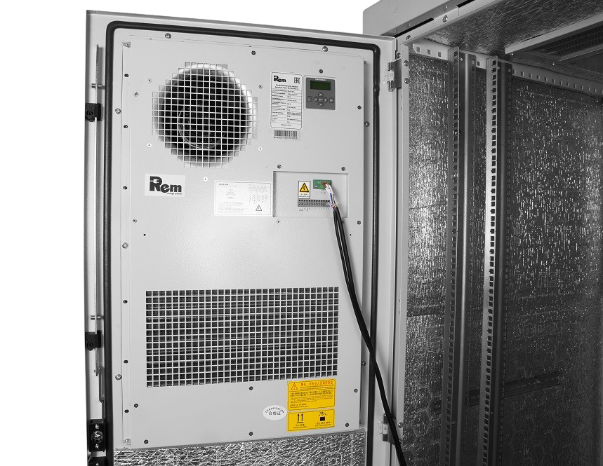 Шкаф всепогодный напольный 24U (Ш1000 × Г900), комплектация ТК с контроллером MC3 и датчиками от ЦМО