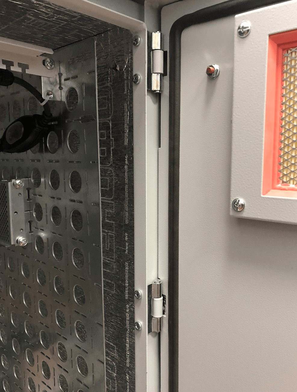 Шкаф всепогодный настенный 6U (Ш600 × Г300), нерж. сталь. компл. Т1 с контроллером MC1 и датчиками от ЦМО